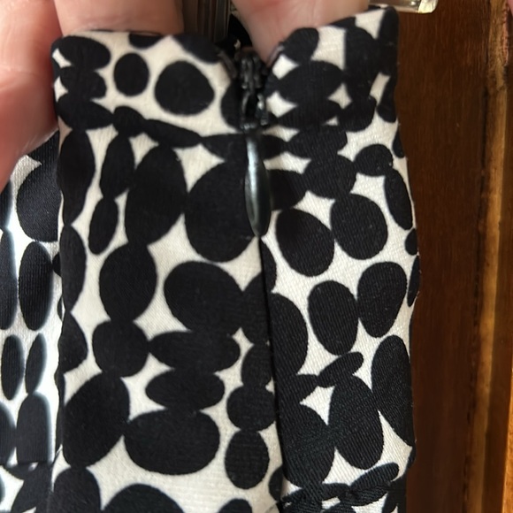 Kenneth Cole Reaction Skirt - Picture 4 of 8